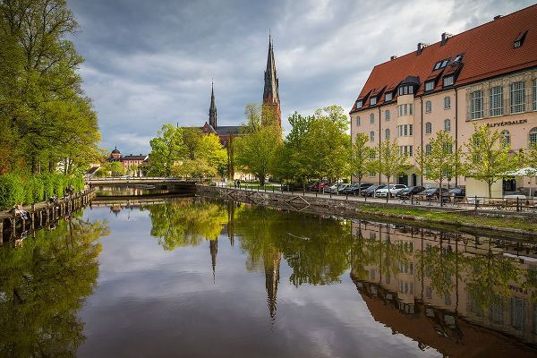 Bibikow, Walter 아티스트의 Sweden-Central Sweden-Uppsala-Domkyrka Cathedral-reflection작품입니다.